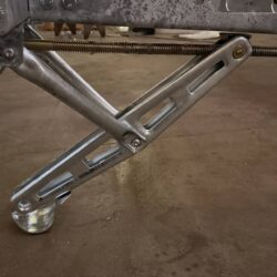 Фото &mdash; Опоры винтовые для каравана 0