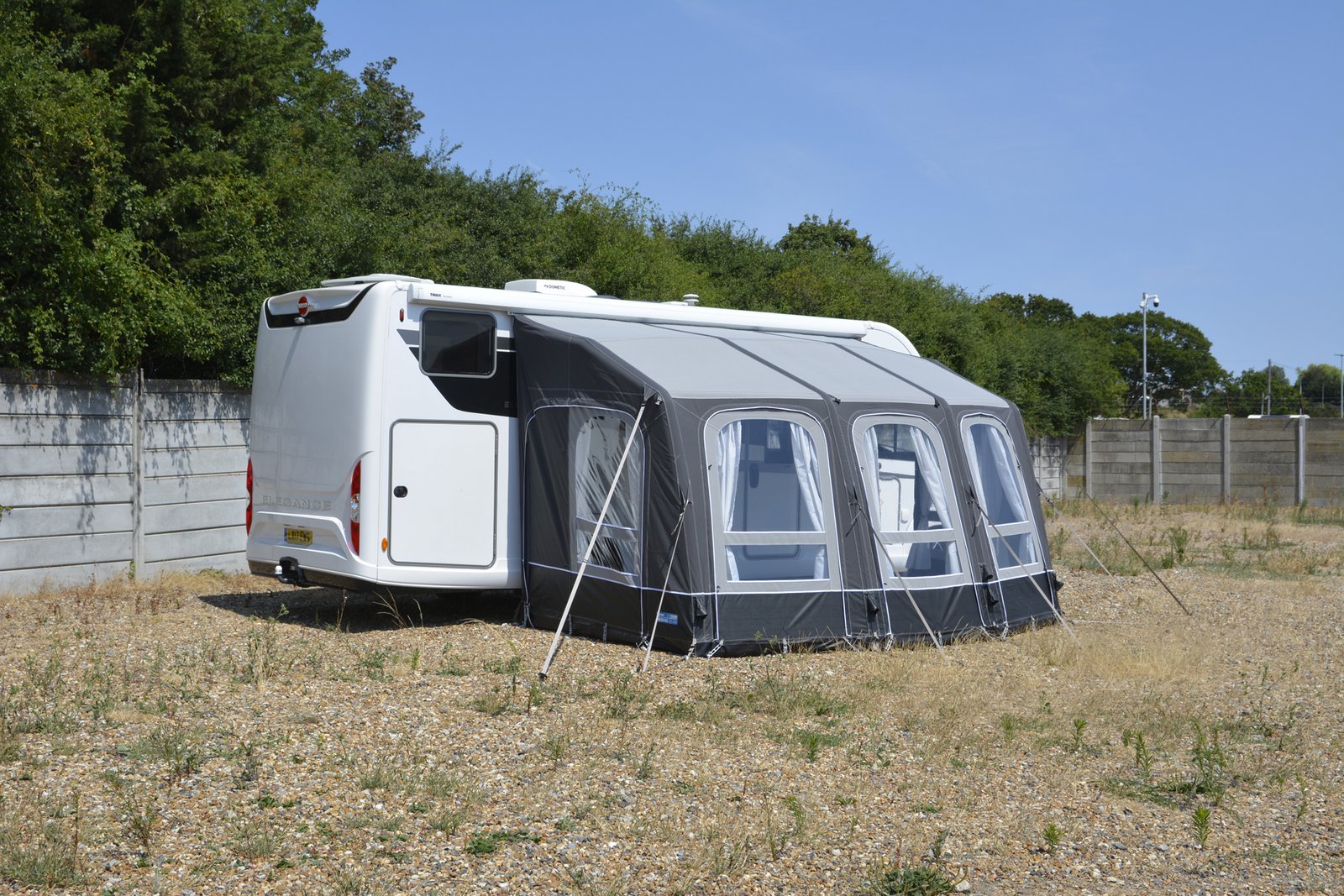 Mir camping палатка. Надувная палатка Dometic. Надувная палатка kampa. Мир кемпинг 2019. Кемпинговая надувная палатка kampa Dometic Wittering 6 Air.