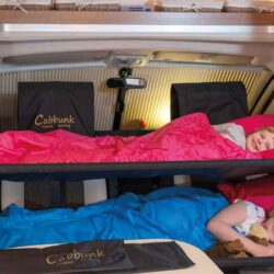 Фото — Cabbunk дополнительные кровати в кабину 2