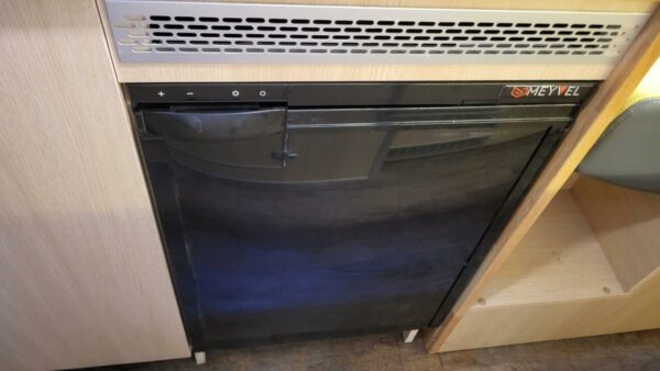 Meyvel AF-DB65 компрессорный холодильник 1