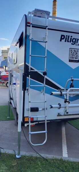 Campfort Ladder — универсальные лестницы для автодома 1