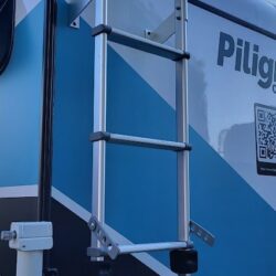 Campfort Ladder — универсальные лестницы для автодома 1