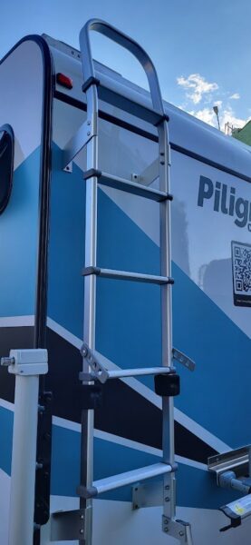 Campfort Ladder — универсальные лестницы для автодома 1