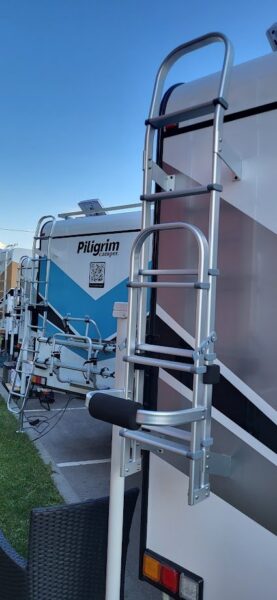 Campfort Ladder — универсальные лестницы для автодома 1