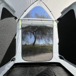 Фото &mdash; Бескаркасные палатки Reimo на заднюю дверь минивена 6