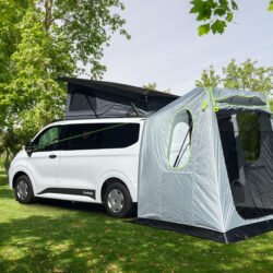 Фото &mdash; Бескаркасные палатки Reimo на заднюю дверь минивена 6