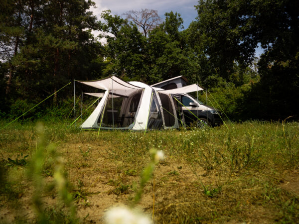 Reimo Tour Breeze Air надувная палатка для минивенов и караванов 1