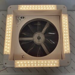 Фото &mdash; Люк крышный TYTXRV с вентилятором 2