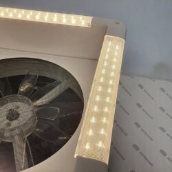 Фото &mdash; Люк крышный TYTXRV с вентилятором 2