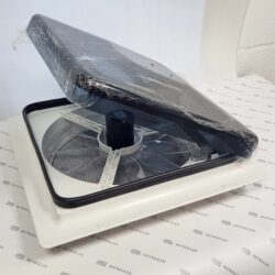 Фото &mdash; Люк крышный TYTXRV с вентилятором 2