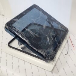 Фото &mdash; Люк крышный TYTXRV с вентилятором 2