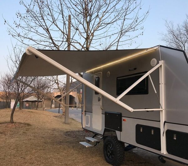 Awnlux W5700 — маркиза электрическая настенная