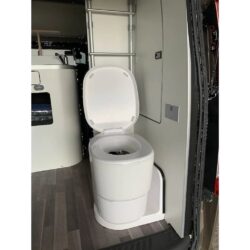 Clesana C1 — туалет упаковывающий отходы 1