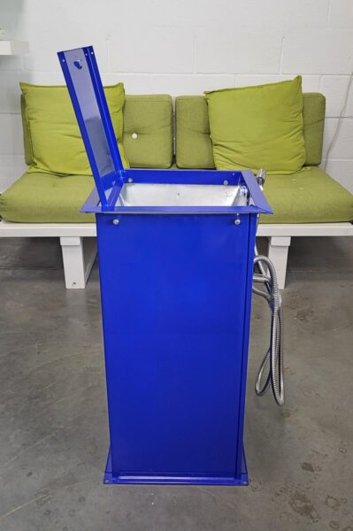 Стойка слива кассет туалета 1