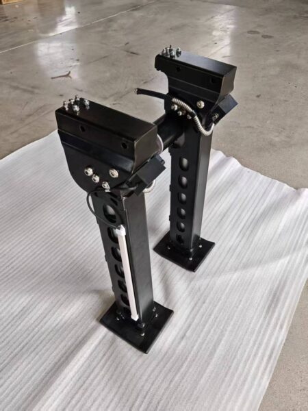 Откидные опоры Campfort Stabilizer Jack с электроприводом 1