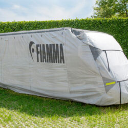 Фото &mdash; Fiamma Cover Premium — чехол для автодома 0